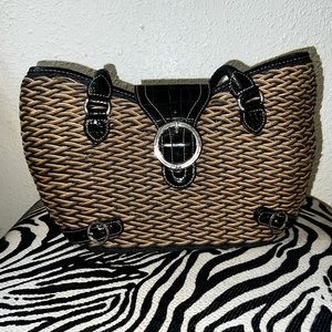 ⭐️HOST PICK⭐️ Woven Brighton Purse WITH dust cover!